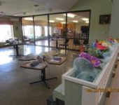 dining room in lakeview manor