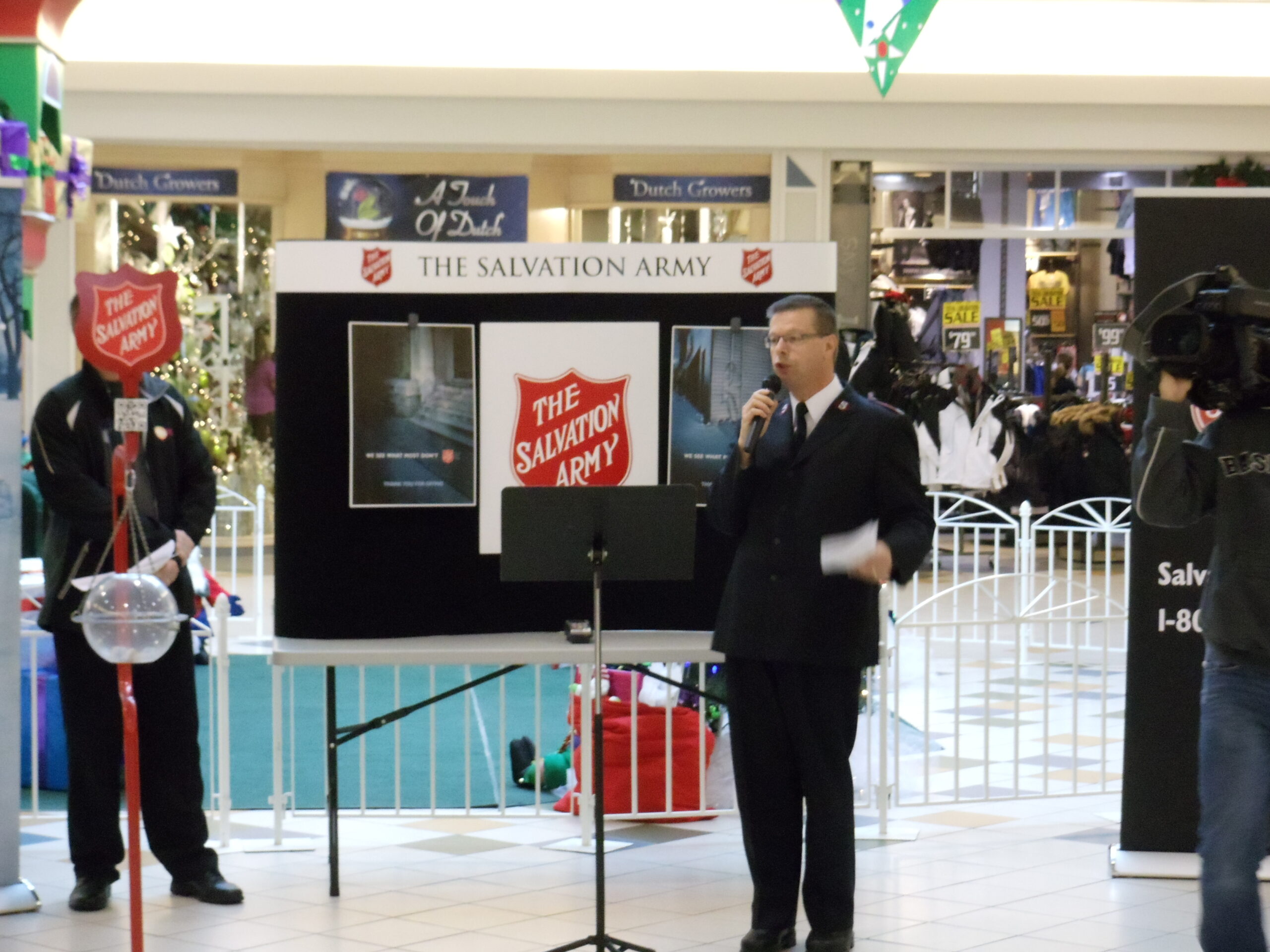 Recent changes to the Christmas Kettle Campaign for everyone's safety -  Prairies and Northern Territories