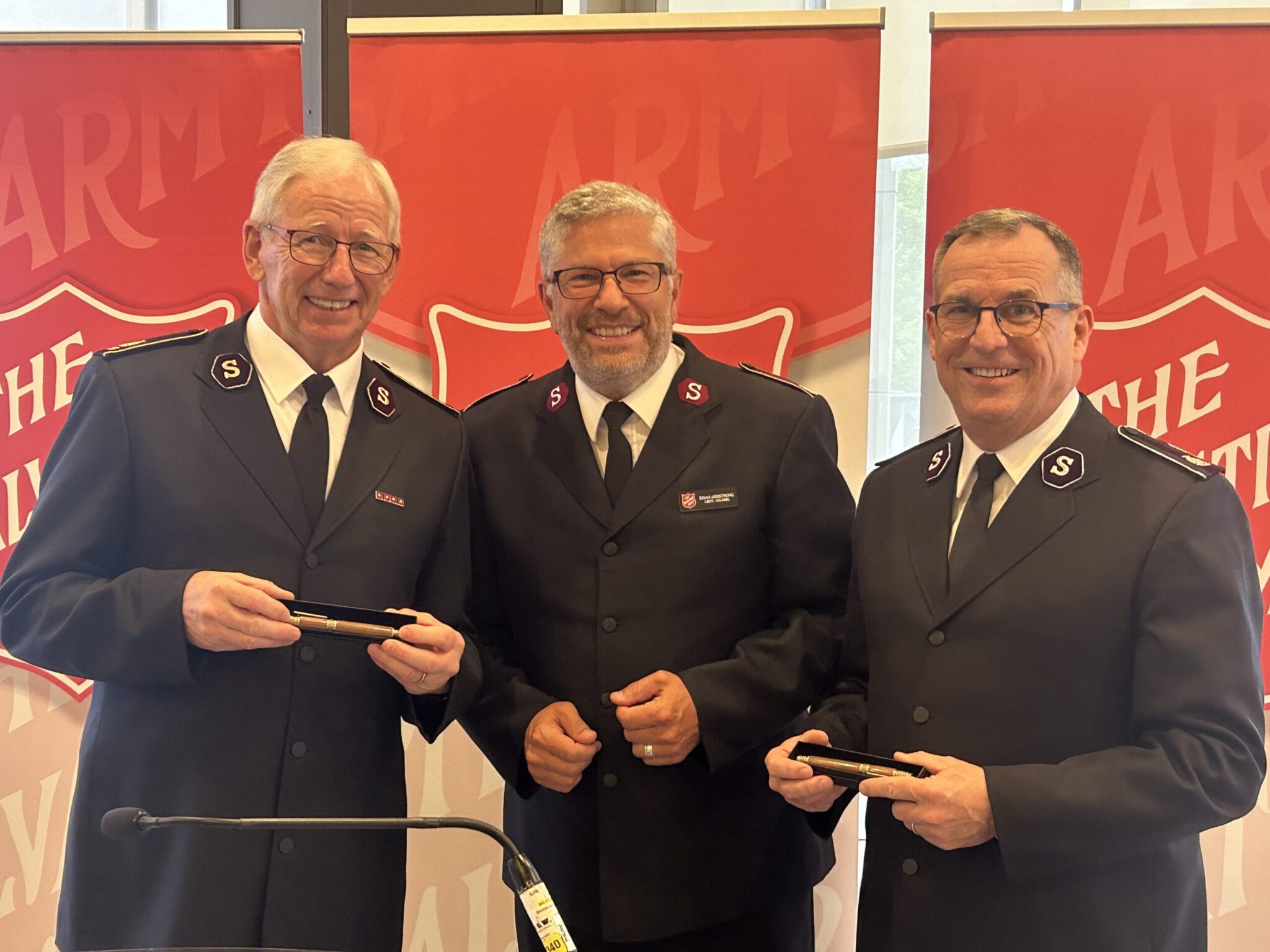 Farewell Gifts Made from Meaningful Material