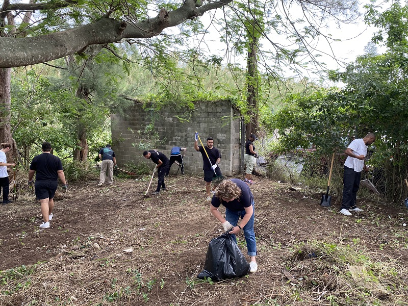 volunteers dig new garden
