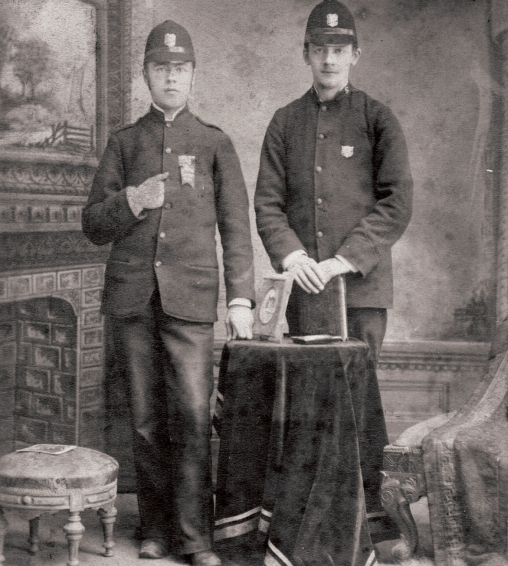 http://SA%201st_officers_J-Addie_J-Ludgate%20(1)%202%20(1)
